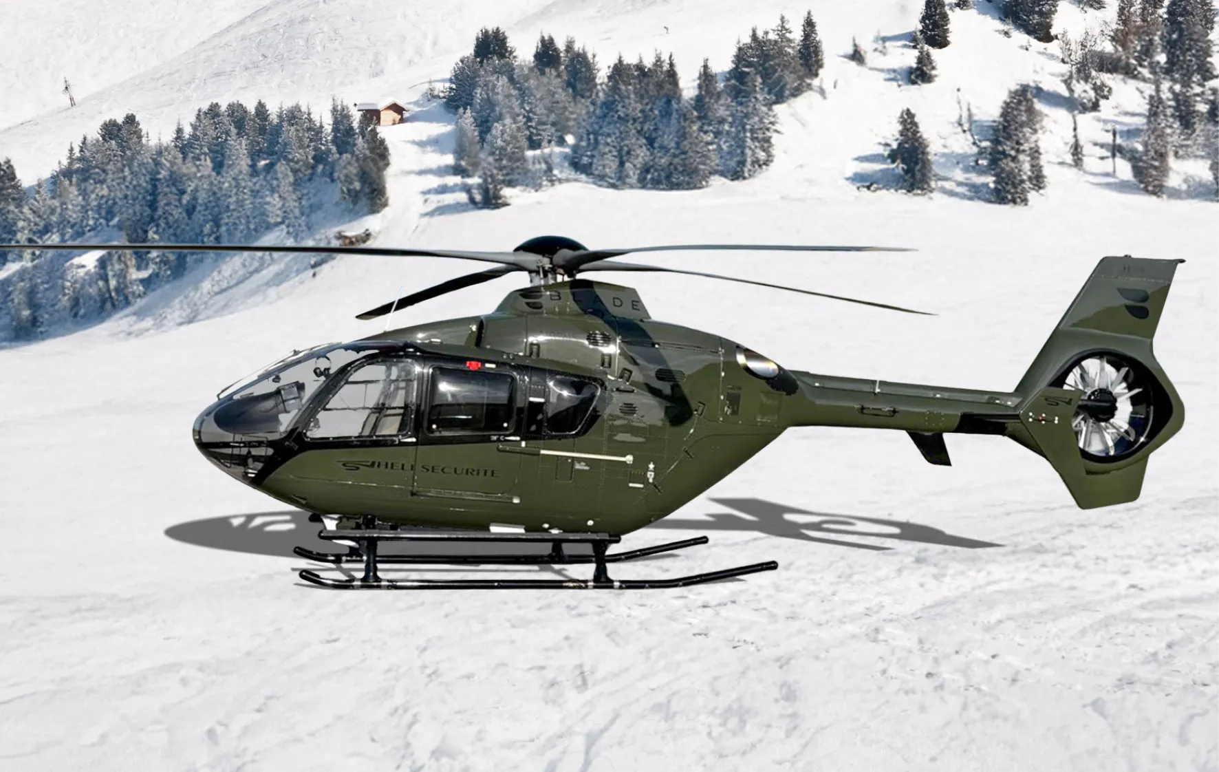 Airbus H135 Héli Sécurité — en vol au-dessus des Alpes enneigées