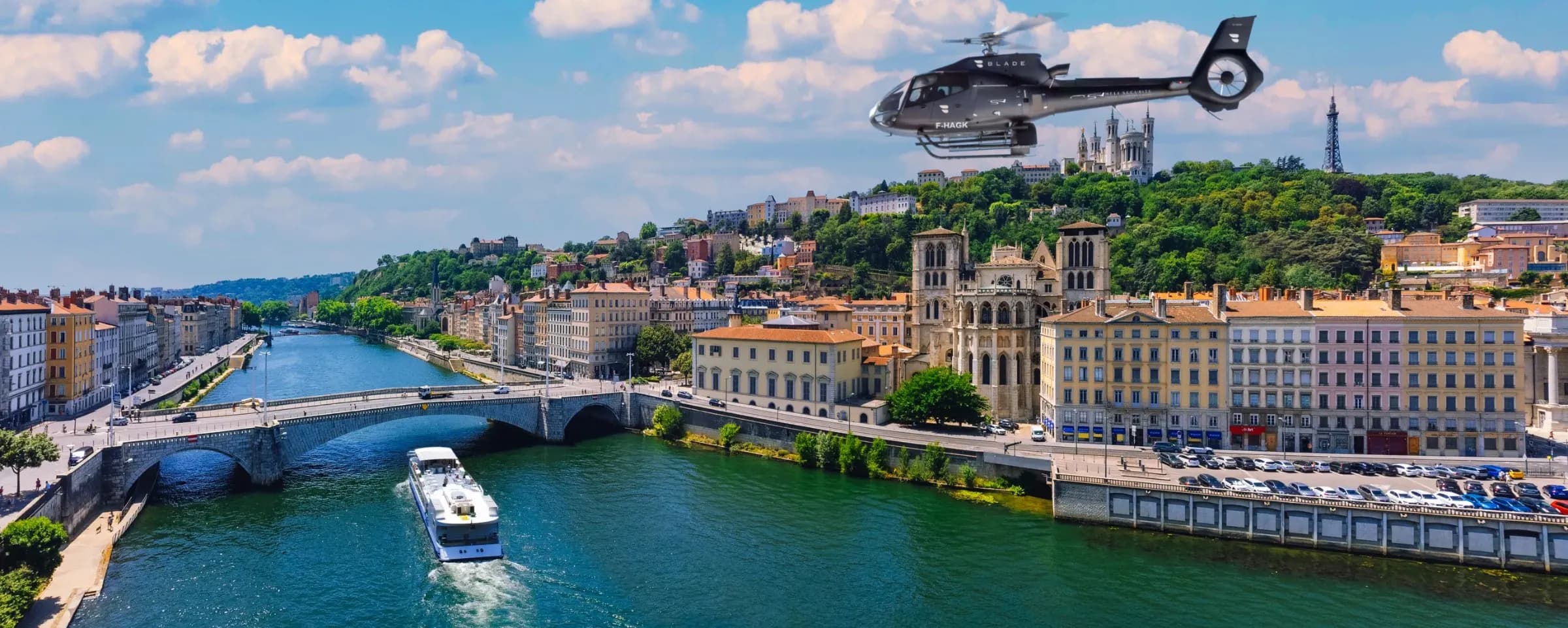 H130 Héli Sécurité survolant Lyon